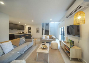 Summerhouse Pet Friendly at Surf Beach